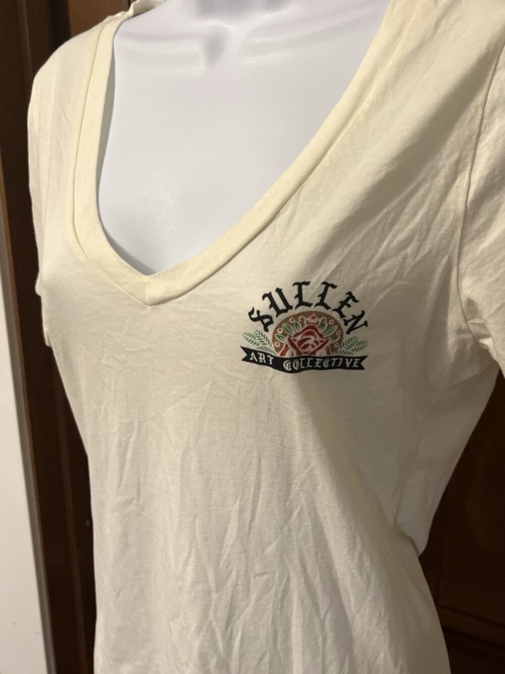 Sullen Art Collective Short Sleeve Shirt Beige  Rose Graphic - Picture 5 of 7